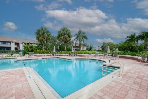 Condo in Saint Petersburg, Florida, 1 bedroom  № 1876241 - photo 25