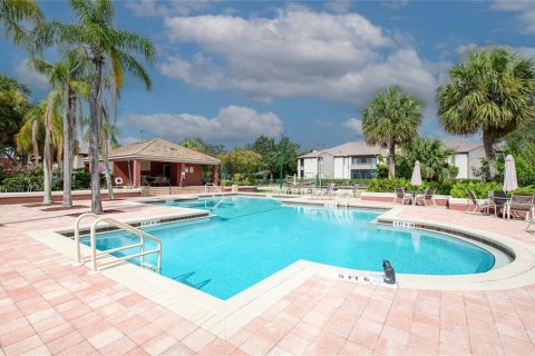 Condo in Saint Petersburg, Florida, 1 bedroom  № 1876241 - photo 24