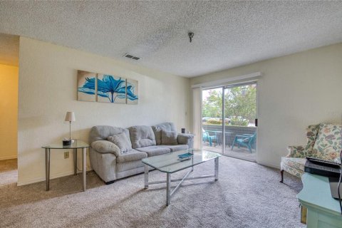 Condo in Saint Petersburg, Florida, 1 bedroom  № 1876241 - photo 4