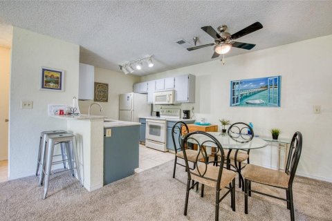 Condo in Saint Petersburg, Florida, 1 bedroom  № 1876241 - photo 6