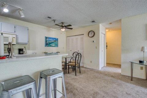 Condo in Saint Petersburg, Florida, 1 bedroom  № 1876241 - photo 9