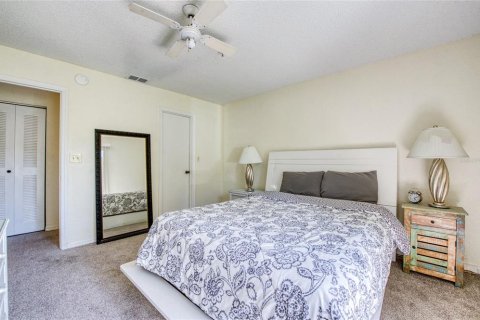 Condo in Saint Petersburg, Florida, 1 bedroom  № 1876241 - photo 15