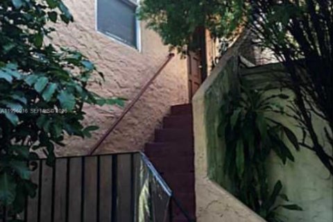 Купить коммерческую недвижимость в Майами, Флорида 159.61м2, № 2058540 - фото 4