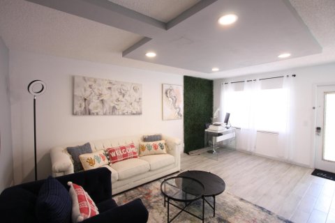 Condo in Boca Raton, Florida, 2 bedrooms  № 1005013 - photo 1