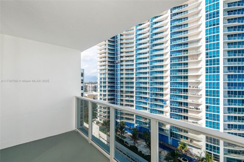 Condo in Hollywood, Florida, 1 bedroom № 1959102 - photo 28