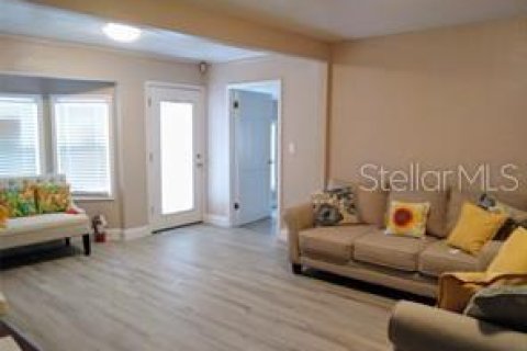 Villa ou maison à louer à Orlando, Floride: 3 chambres, 124.95 m2 № 2399528 - photo 2