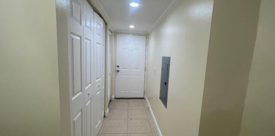 Immobilier commercial à West Palm Beach, Floride 2 chambres, 98.48 m2 № 1223310