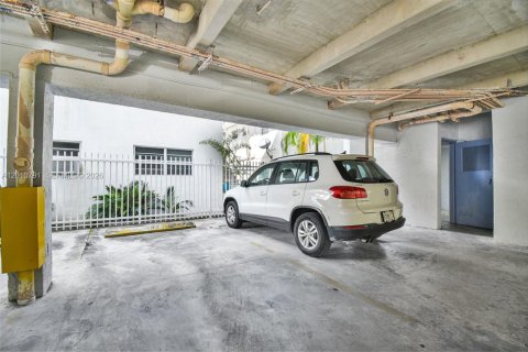 Снять в аренду кондоминиум в Майами-Бич, Флорида 1 спальня, 65.31м2, № 2076626 - фото 21