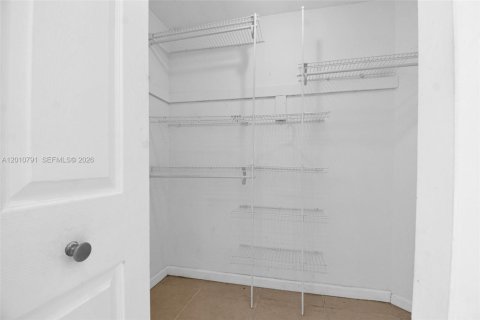 Снять в аренду кондоминиум в Майами-Бич, Флорида 1 спальня, 65.31м2, № 2076626 - фото 15