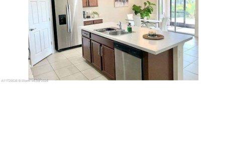 House in Lehigh Acres, Florida 4 bedrooms, 169.83 sq.m. № 1476782 - photo 28