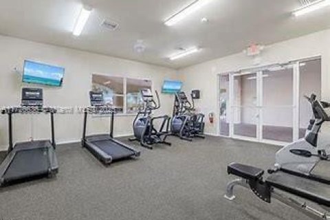 House in Lehigh Acres, Florida 4 bedrooms, 169.83 sq.m. № 1476782 - photo 20