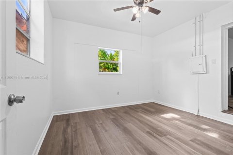 Снять в аренду виллу или дом в Майами, Флорида 2 спальни, 123.1м2, № 1954686 - фото 20