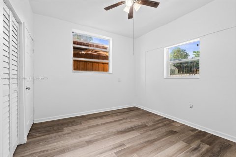 Снять в аренду виллу или дом в Майами, Флорида 2 спальни, 123.1м2, № 1954686 - фото 18
