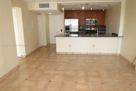 Condo in Miami, Florida, 2 bedrooms  № 2046994 - photo 17