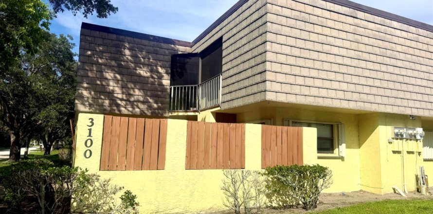 Townhouse in Stuart, Florida 2 bedrooms, 137.12 sq.m. № 2254501