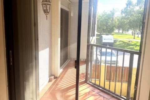 Townhouse in Stuart, Florida 2 bedrooms, 137.12 sq.m. № 2254501 - photo 25