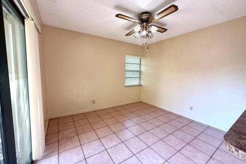 Townhouse in Stuart, Florida 2 bedrooms, 137.12 sq.m. № 2254501 - photo 12