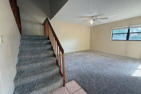 Townhouse in Stuart, Florida 2 bedrooms, 137.12 sq.m. № 2254501 - photo 5