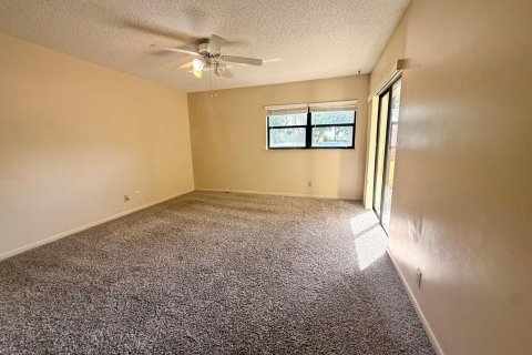 Townhouse in Stuart, Florida 2 bedrooms, 137.12 sq.m. № 2254501 - photo 6