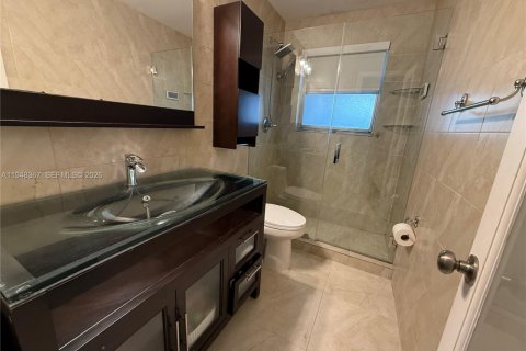 Villa ou maison à vendre à Hollywood, Floride: 3 chambres, 143.63 m2 № 2004801 - photo 16