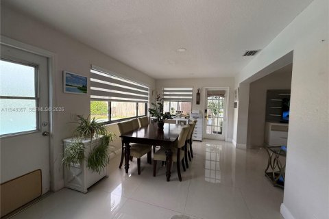 Villa ou maison à vendre à Hollywood, Floride: 3 chambres, 143.63 m2 № 2004801 - photo 10