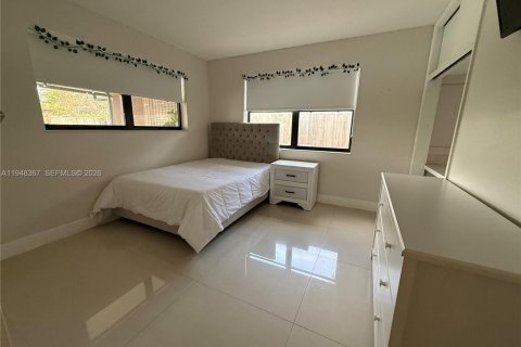 Villa ou maison à vendre à Hollywood, Floride: 3 chambres, 143.63 m2 № 2004801 - photo 13