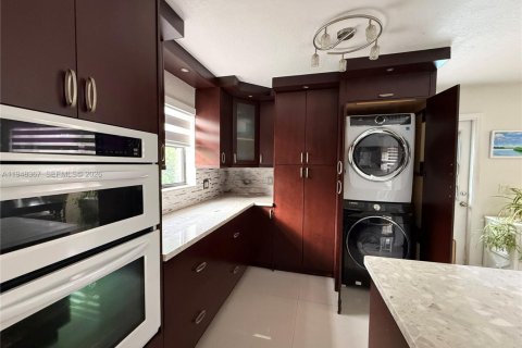 Villa ou maison à vendre à Hollywood, Floride: 3 chambres, 143.63 m2 № 2004801 - photo 5