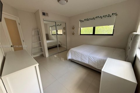 Villa ou maison à vendre à Hollywood, Floride: 3 chambres, 143.63 m2 № 2004801 - photo 12