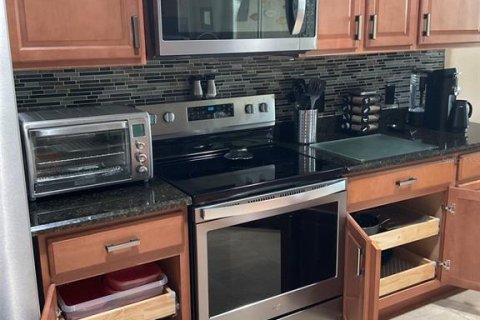 Casa en venta en Winter Haven, Florida, 3 dormitorios, 189.99 m2 № 1658657 - foto 16