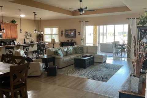 Casa en venta en Winter Haven, Florida, 3 dormitorios, 189.99 m2 № 1658657 - foto 10