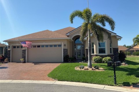 Casa en venta en Winter Haven, Florida, 3 dormitorios, 189.99 m2 № 1658657 - foto 1