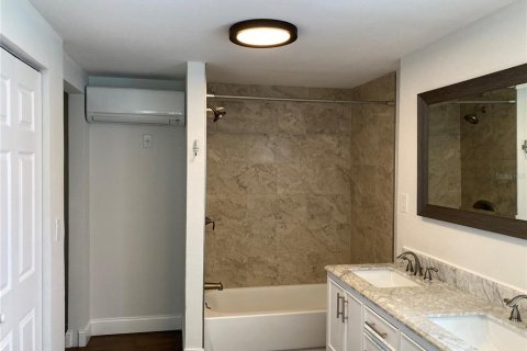 Casa en alquiler en Saint Petersburg, Florida, 3 dormitorios, 104.79 m2 № 1904598 - foto 15