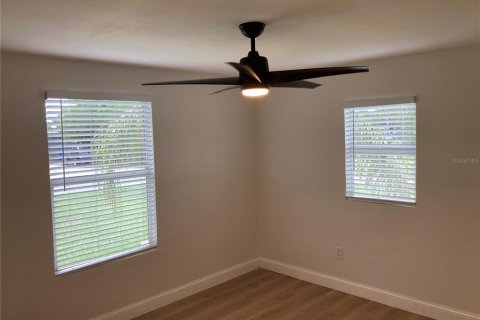 Casa en alquiler en Saint Petersburg, Florida, 3 dormitorios, 104.79 m2 № 1904598 - foto 23
