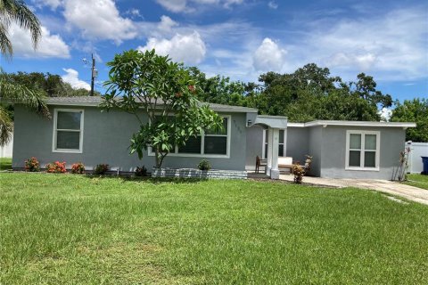 Casa en alquiler en Saint Petersburg, Florida, 3 dormitorios, 104.79 m2 № 1904598 - foto 1