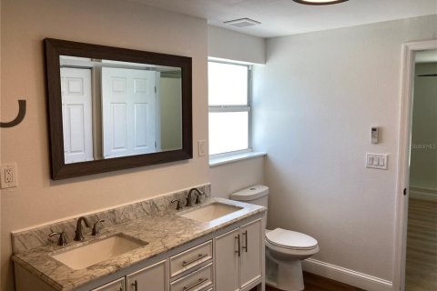 Casa en alquiler en Saint Petersburg, Florida, 3 dormitorios, 104.79 m2 № 1904598 - foto 17