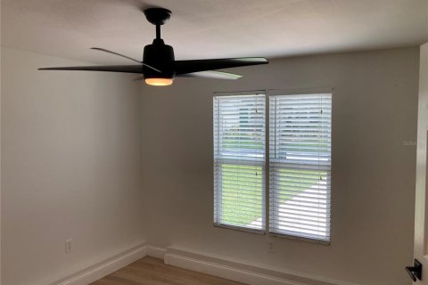 Casa en alquiler en Saint Petersburg, Florida, 3 dormitorios, 104.79 m2 № 1904598 - foto 12