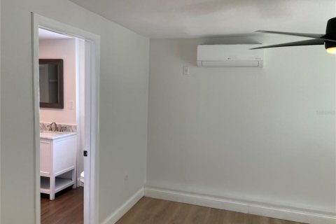 Casa en alquiler en Saint Petersburg, Florida, 3 dormitorios, 104.79 m2 № 1904598 - foto 11