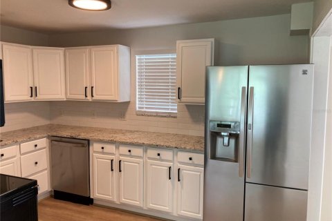 Casa en alquiler en Saint Petersburg, Florida, 3 dormitorios, 104.79 m2 № 1904598 - foto 6
