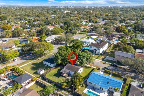 Casa en venta en Miami Springs, Florida, 3 dormitorios, 85.28 m2 № 1999944 - foto 21