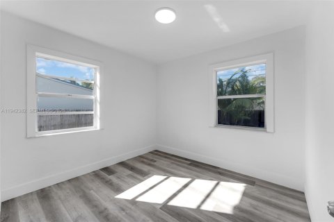 Casa en venta en Miami Springs, Florida, 3 dormitorios, 85.28 m2 № 1999944 - foto 12