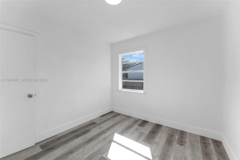 Casa en venta en Miami Springs, Florida, 3 dormitorios, 85.28 m2 № 1999944 - foto 13