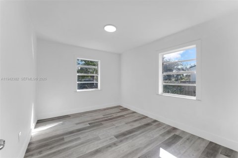 Casa en venta en Miami Springs, Florida, 3 dormitorios, 85.28 m2 № 1999944 - foto 10