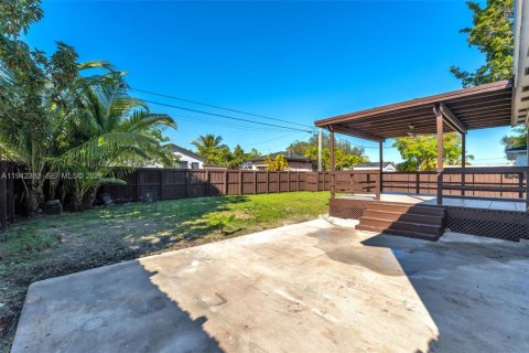 Casa en venta en Miami Springs, Florida, 3 dormitorios, 85.28 m2 № 1999944 - foto 17