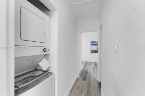 Casa en venta en Miami Springs, Florida, 3 dormitorios, 85.28 m2 № 1999944 - foto 15