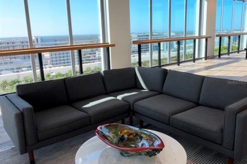 Condo in Saint Petersburg, Florida, 2 bedrooms  № 2388253 - photo 21