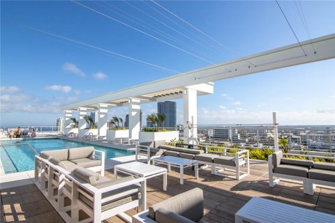 Condo in Saint Petersburg, Florida, 2 bedrooms  № 2388253 - photo 17