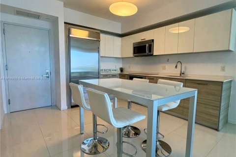 Condominio en alquiler en Miami, Florida, 1 dormitorio, 64.66 m2 № 2055030 - foto 3