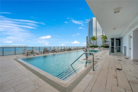 Condominio en alquiler en Miami, Florida, 1 dormitorio, 64.66 m2 № 2055030 - foto 15