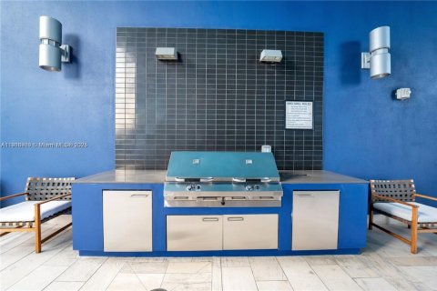 Condominio en alquiler en Miami, Florida, 1 dormitorio, 64.66 m2 № 2055030 - foto 17