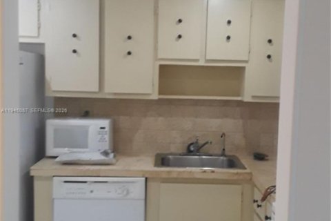 Купить кондоминиум в Дирфилд-Бич, Флорида 1 спальня, 64.57м2, № 2088876 - фото 3